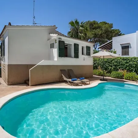 Gloria Villa