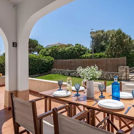Gloria Villa *