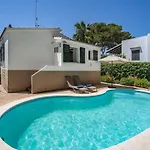 Gloria Villa